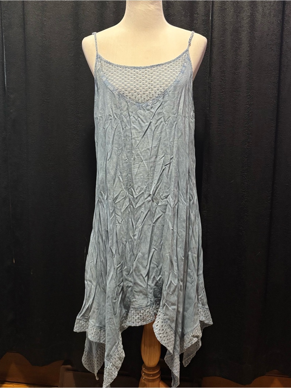 Earthbound women’s handkerchief dress size XL